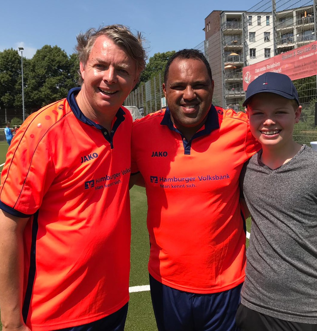 Martin Eberhardt links im Bild